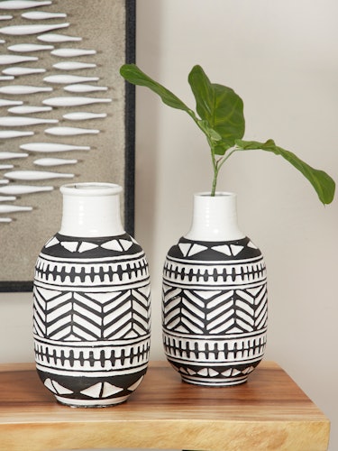 Geometric Black And White Ceramic Vase: additional image