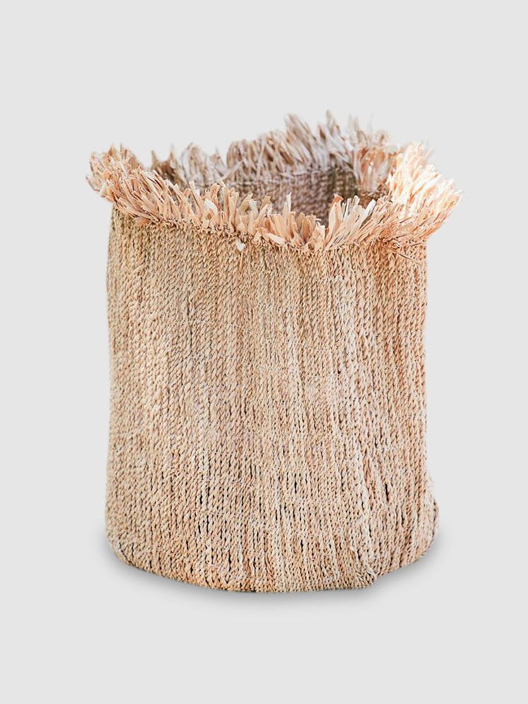 Tassel Basket: image 1