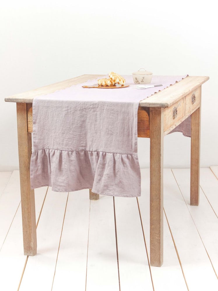 Linen ruffled table runner in Dusty Rose: image 1