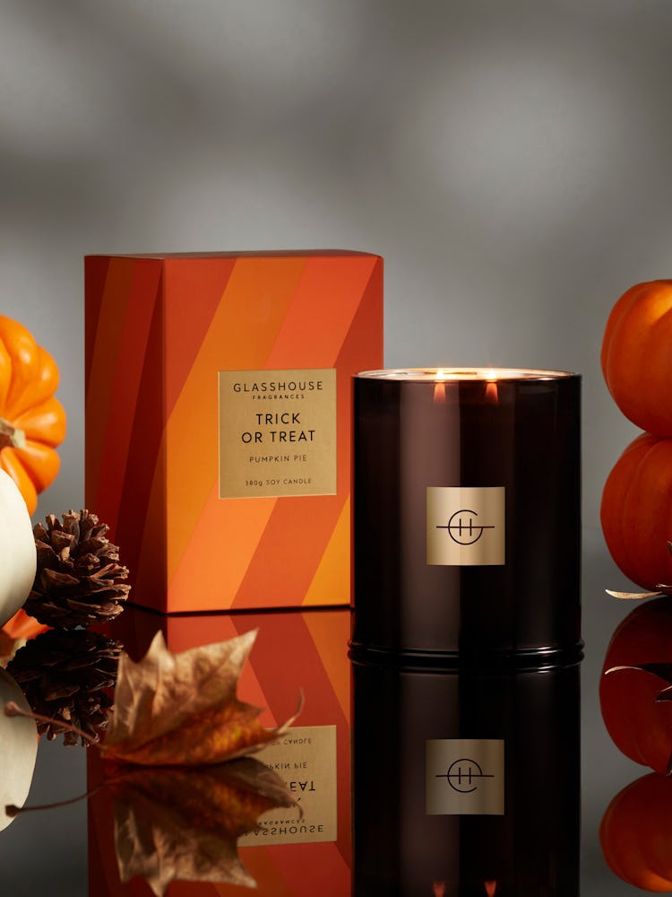 Trick Or Treat 13.4oz Triple Scented Soy Candle: additional image