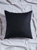 Veda x MZD Patchwork Leather Pillow Textura Nero: additional image