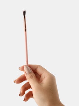 Luxie 237 Blending Brush - Rose Gold: additional image