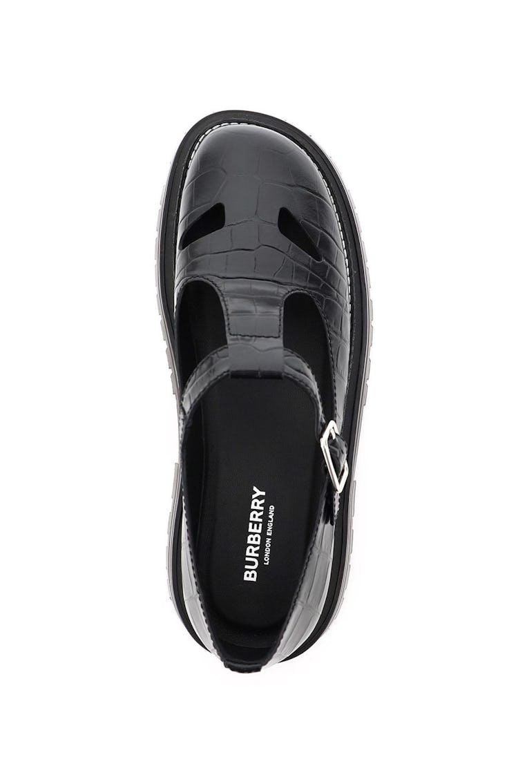 Burberry Aldwych T-bar Scool Shoes In Embossed Leather: additional image