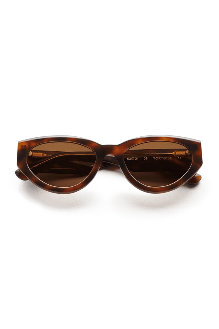 #06 Sunglasses in Tortoise: image 1