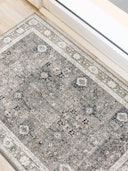 Addison Kensington Persian Non-skid Accent Rug: additional image