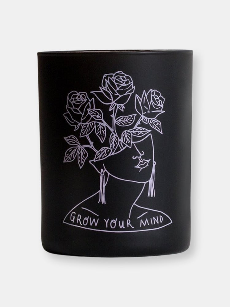 Femme de Force Candle: image 1