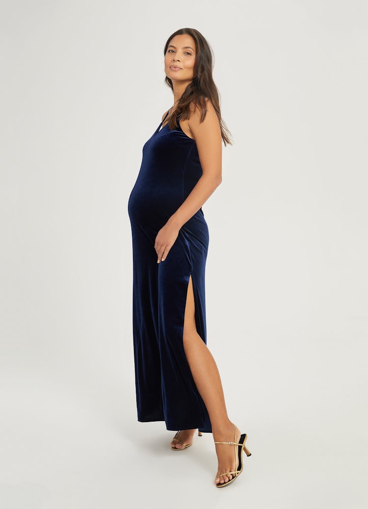 Velvet Evening Maternity Dress: additional image