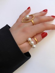 Double Finger Hoop Ring w/ Pearl Center: image 1