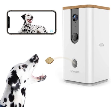 Pet Treat Dispenser with Camera - White: additional image