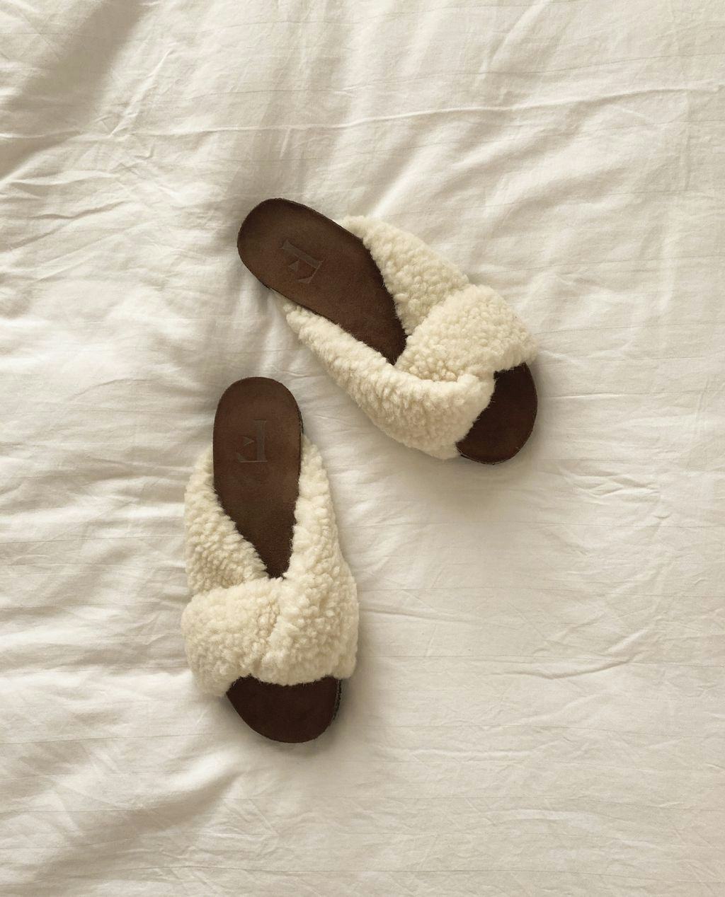 Lou Teddy Creme: image 1