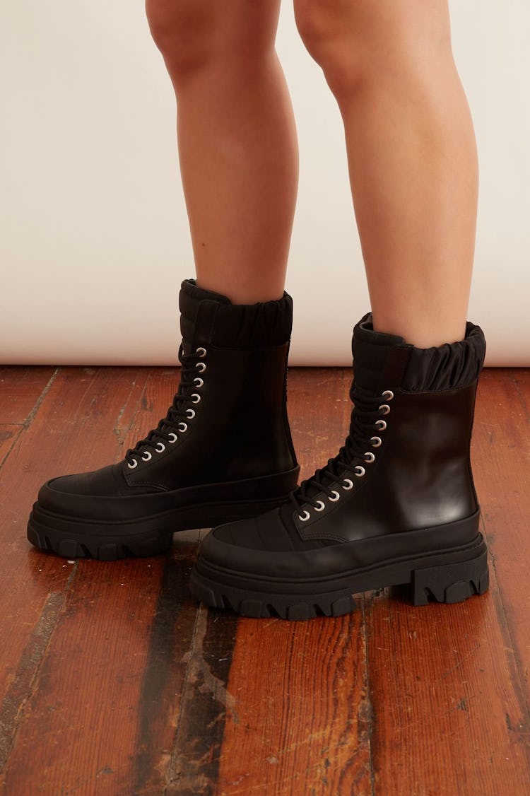 Brush Off and Nylon Combat Boot in Black: image 1
