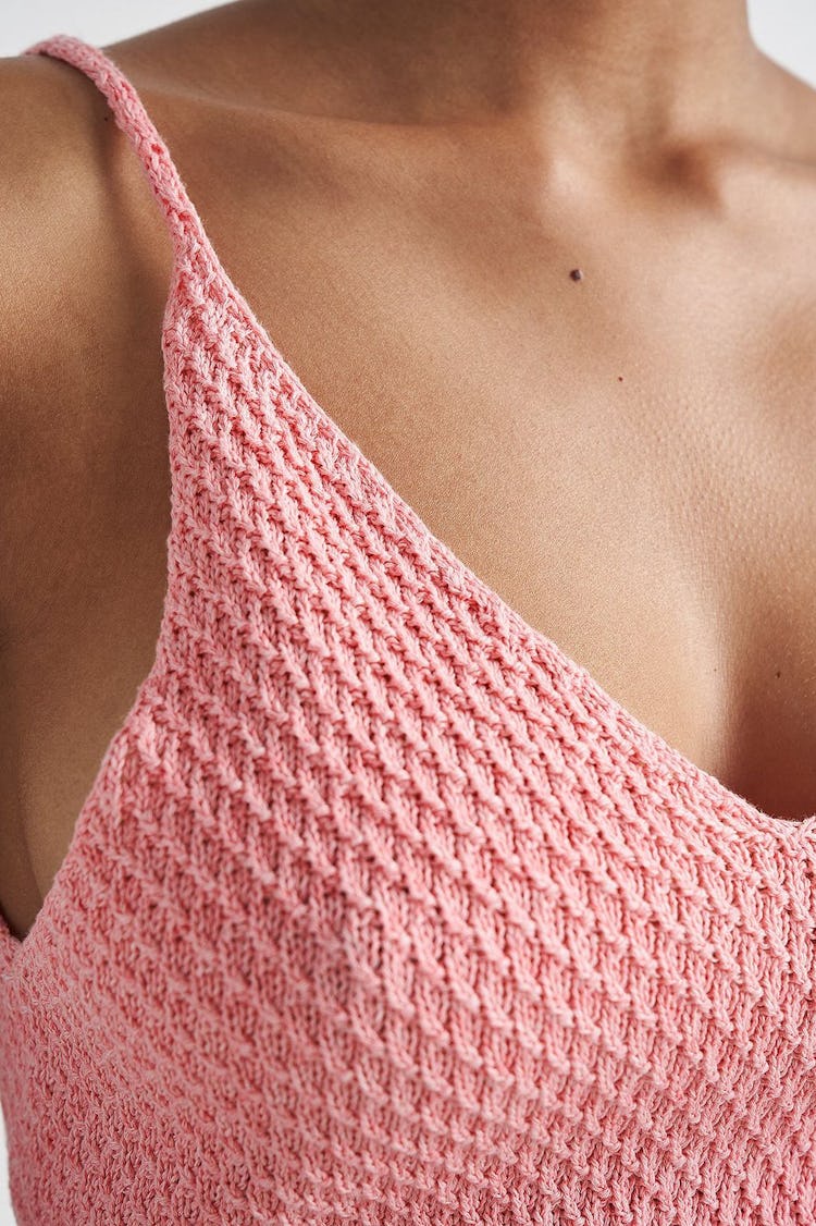 100% Recycled Seamless Knitted Singlet: additional image