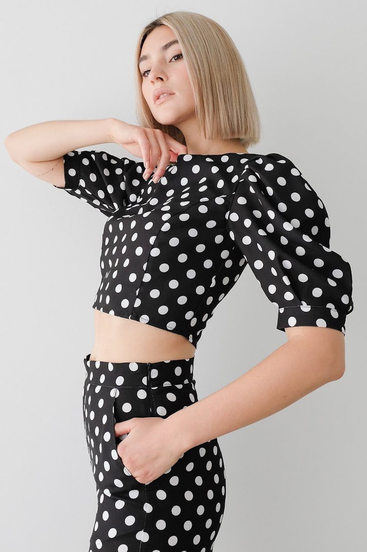 100% Recycled Puff Sleeve Cropped Top: additional image