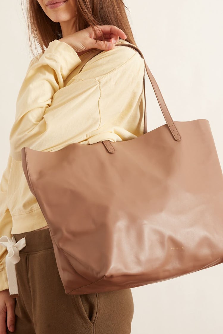Oversized Tote in Biscotto: additional image
