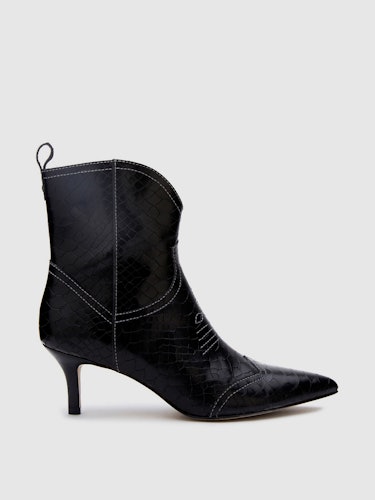 Aubrey Black Leather Boot: additional image