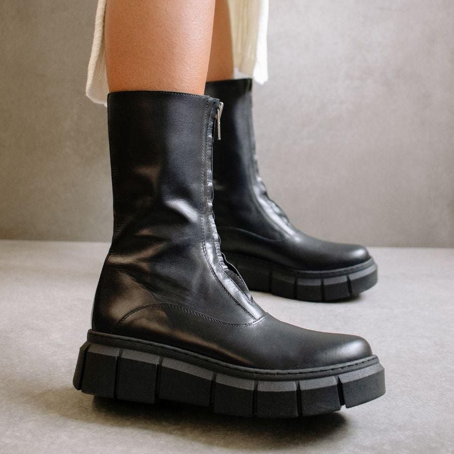 Peak Black Zipper: image 1