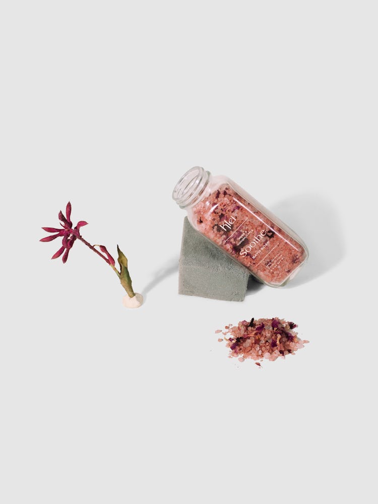 Rose & Coconut Milk Soothe Bath Soak: image 1