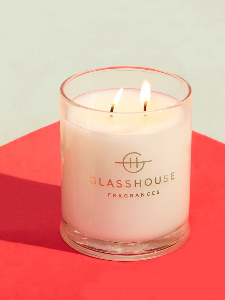 I'll Take Manhattan 13.4oz Triple Scented Soy Candle: additional image