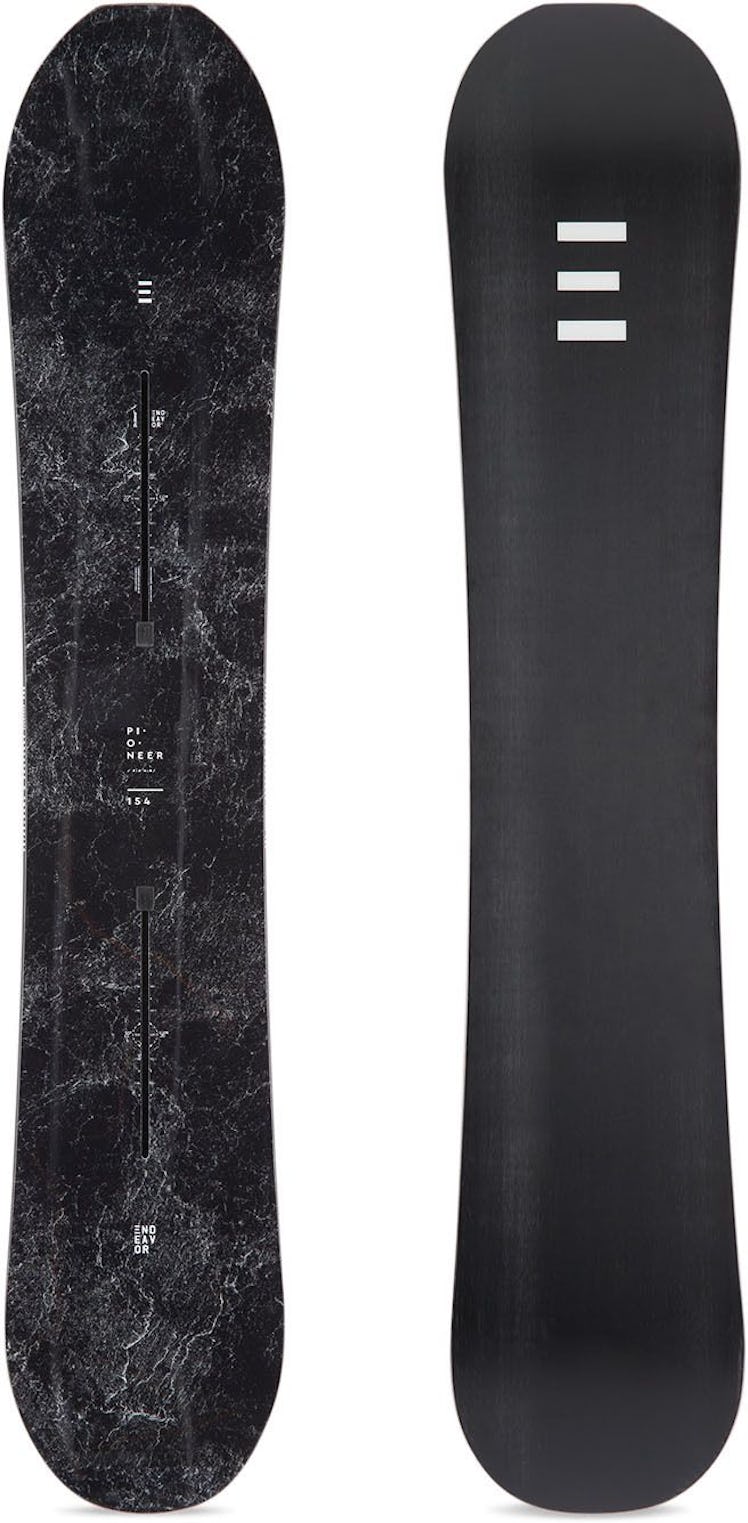 Black Pioneer Snowboard: image 1