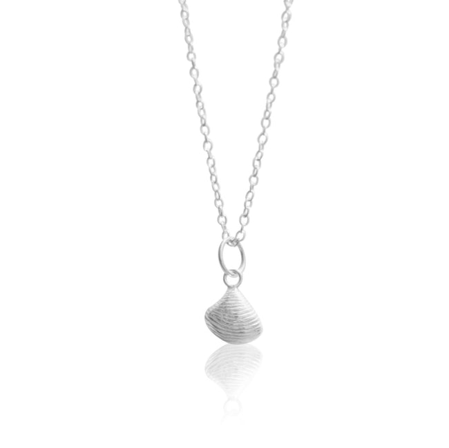 Dainty Sea Shell Charm Necklace: additional image