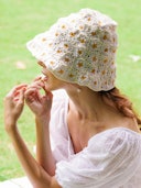 Flora Crochet Hat, In Off White: additional image