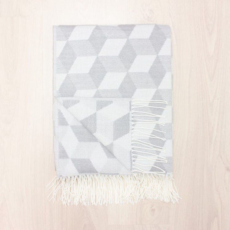 Riva Home Aspect Geometric Throw (Silver) (51 x 71 in) (UK - 130 x 180 cm): image 1