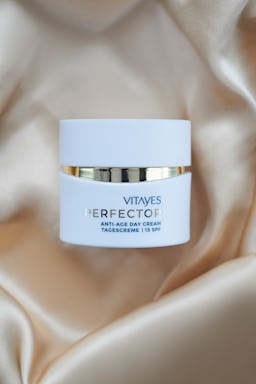 VITAYES Perfector Day Cream, Facial Moisturizer with 15 SPF, 24-Hour Moisture, Intensive Care with A...