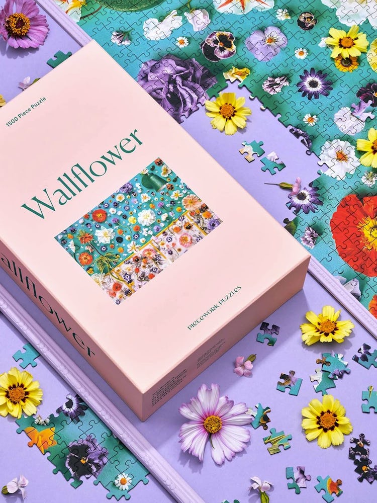 Wallflower 1500 Piece Puzzle: additional image