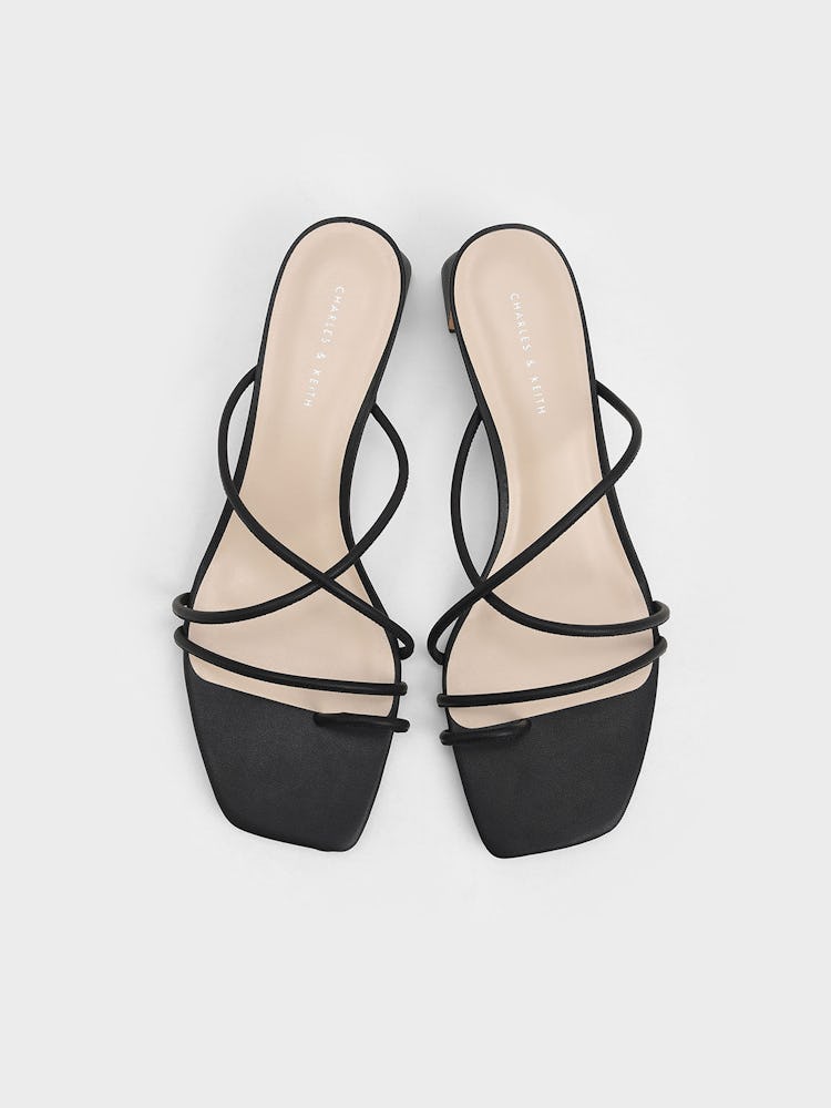 Strappy Toe Ring Sandals - Black: additional image