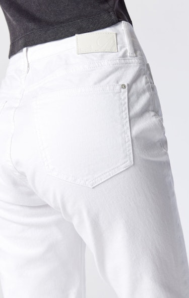 KATHLEEN SLIM BOYFRIEND JEANS IN WHITE STRETCH: additional image