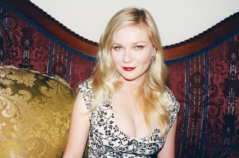 kirsten-dunst-couch.jpg