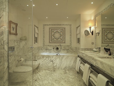 Hotel Savoy - SUITE Repubblica Bathroom1.jpg