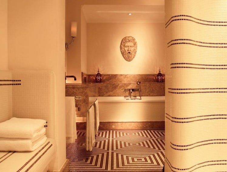 Hotel de Russie - Suite Nijinsky Bathroom.jpg