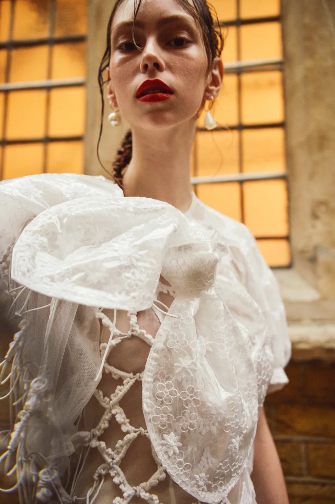 Simone Rocha Dreams Up an Ethereal, Gothic Woman for Spring 2017