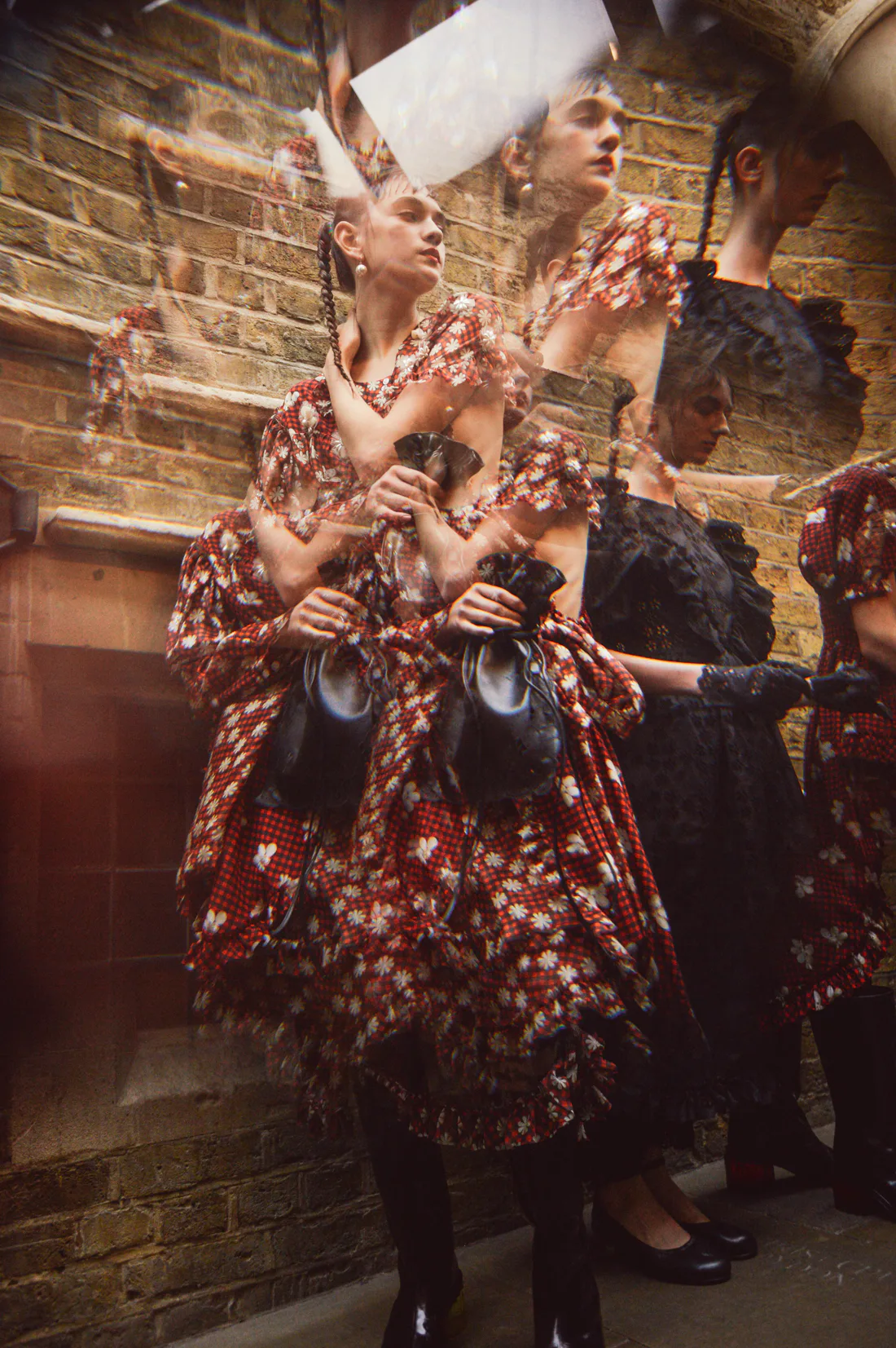 Simone Rocha Dreams Up an Ethereal, Gothic Woman for Spring 2017