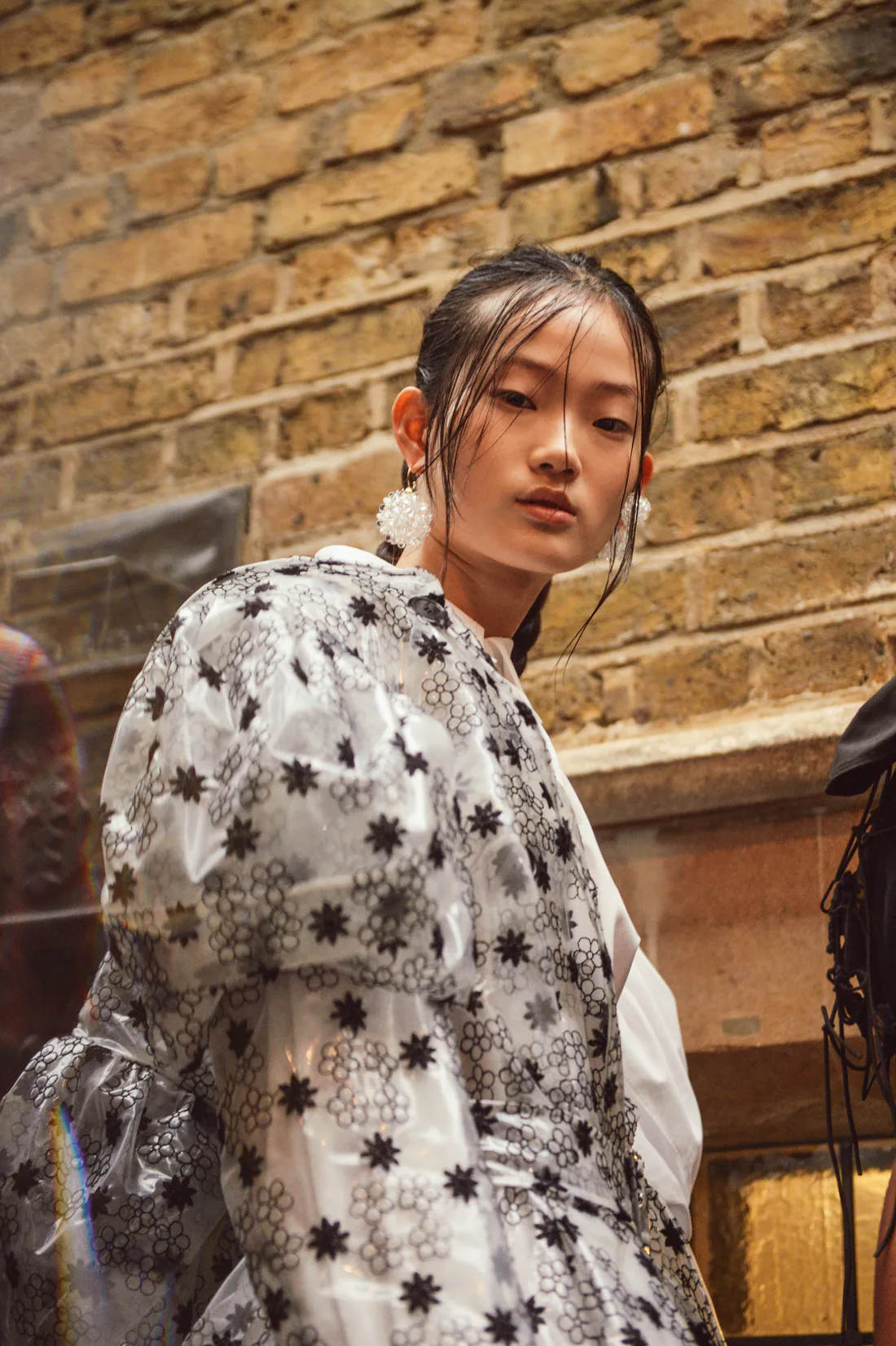 Simone Rocha Dreams Up an Ethereal, Gothic Woman for Spring 2017