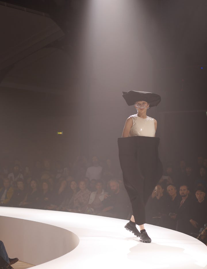 Comme des Garçons Spring 2017 Ready-to-Wear Collection | Vogue