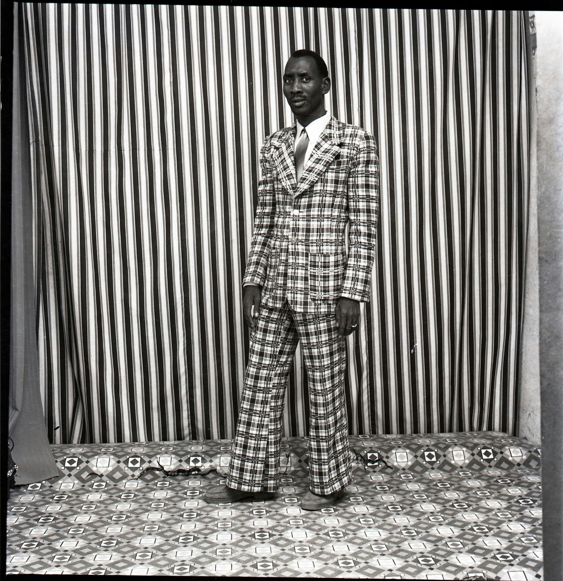 Malick Sidibé : Chemises／マリック・シディベ 写真集 Publication: Malick Sidibé - Chemises | M+B Photo