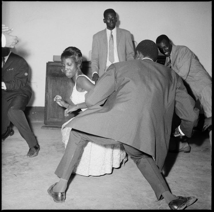 Dansez le Twist, 1965 (c) Malick Sidibé. Courtesy Galerie MAGNIN-A, Paris.jpg