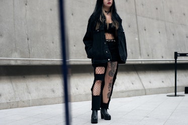 Baggy Jeans and Knee-High Boots Ruled the Streets at Seoul Fashion Week