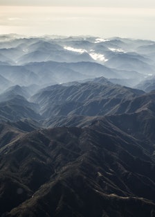 A picturesque panoramic view of the Niseko mountains, situated in the Hokkaido region.