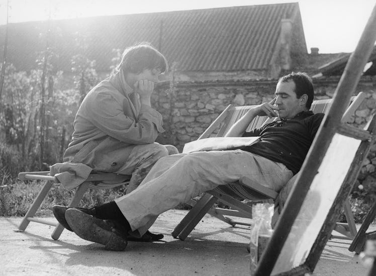 Jean Tinguely and Niki de Saint Phalle sitting and talking