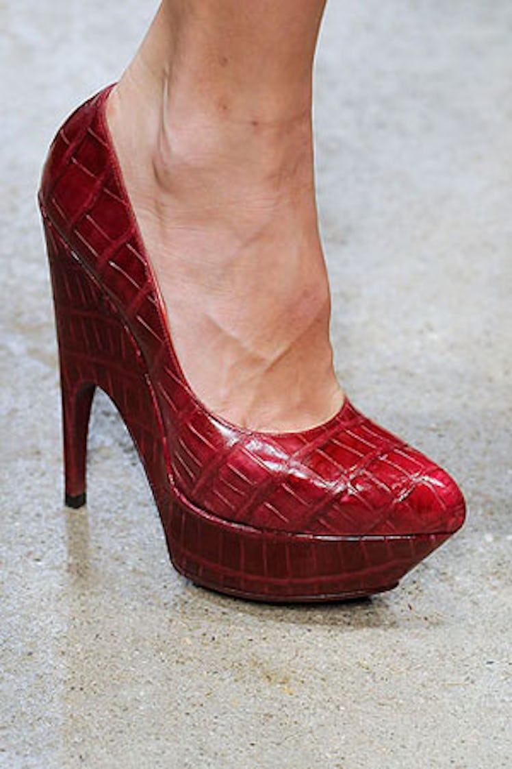 acss_runway_shoes_05_v.jpg