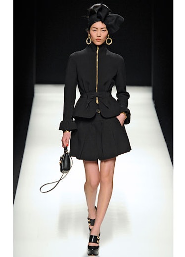 fass-moschino-fall-2012-runway-30-v.jpg