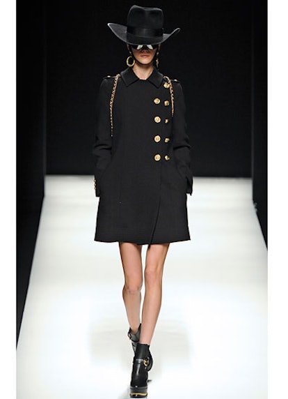 fass-moschino-fall-2012-runway-01-v.jpg