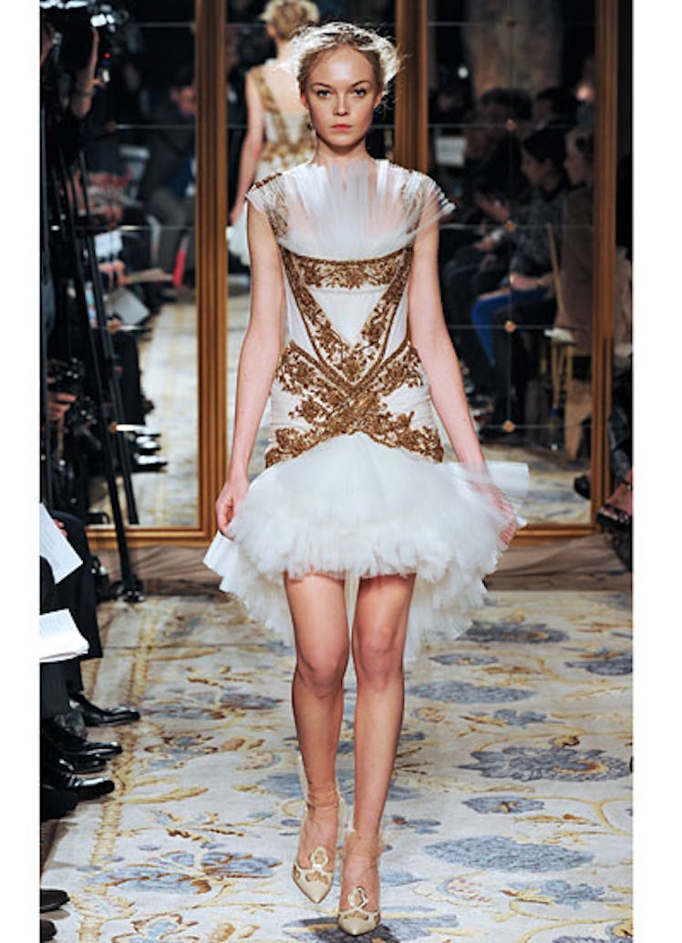 fass-marchesa-fall-2012-runway-25-v.jpg