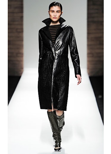 fass-max-mara-fall-2012-runway-06-v.jpg