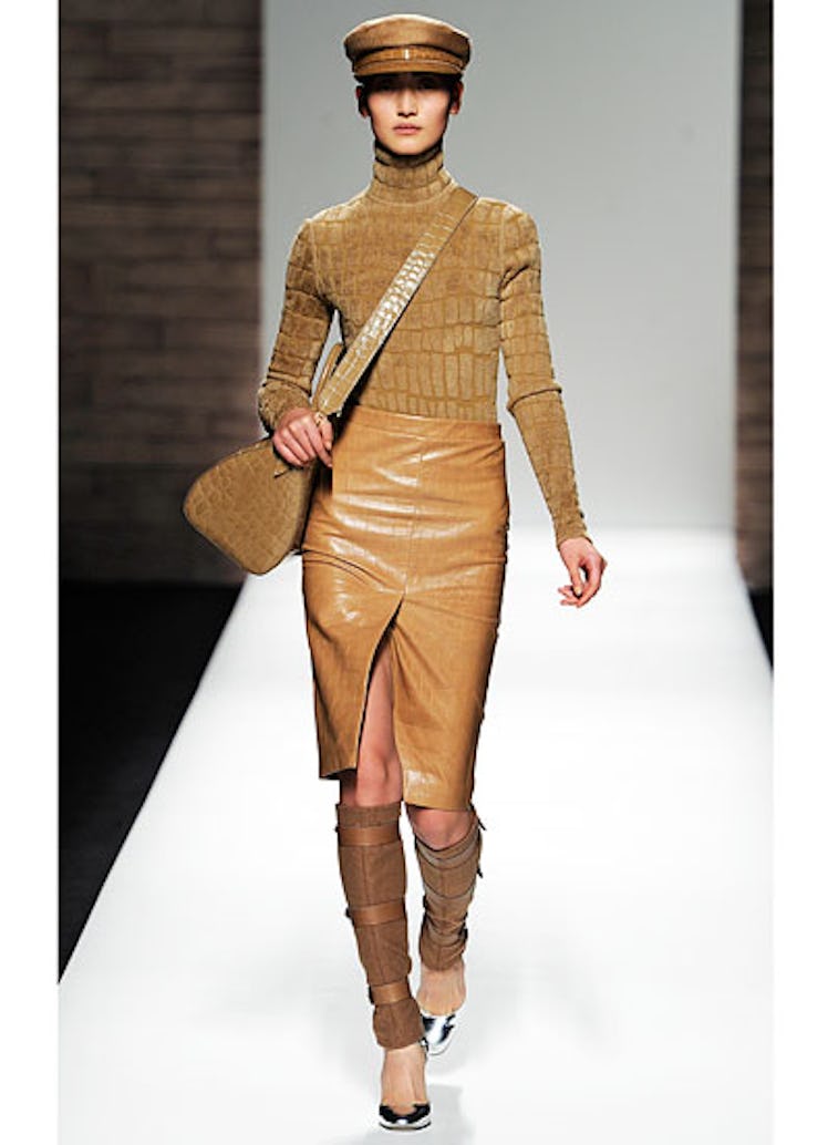 fass-max-mara-fall-2012-runway-14-v.jpg