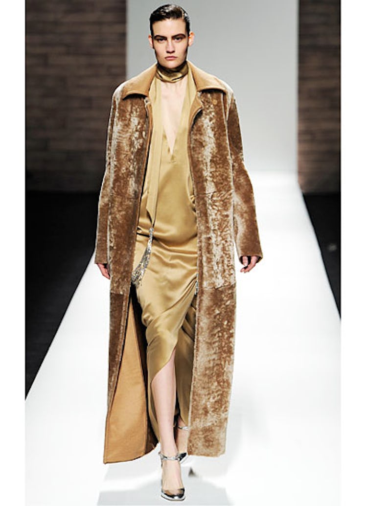 fass-max-mara-fall-2012-runway-38-v.jpg