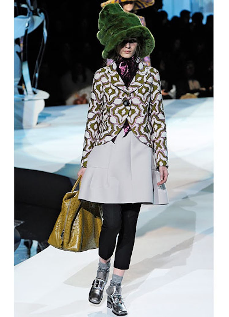 fass-marc-jacobs-fall-2012-runway-14-v.jpg